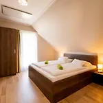 Dunazug Apartmanhaz Apartament