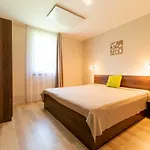 Dunazug Apartmanhaz